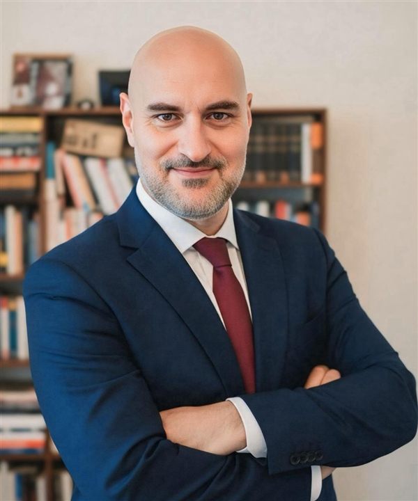 Serdar Menderes — Strategic CFO Advisor